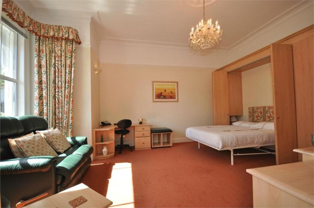 Thames View Apartments Стейнс Экстерьер фото